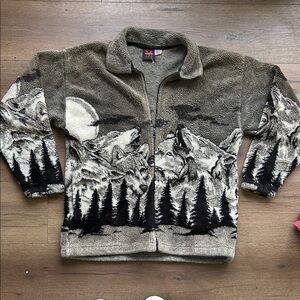 Mazmania Vintage Wolf Print Fleece ! Large